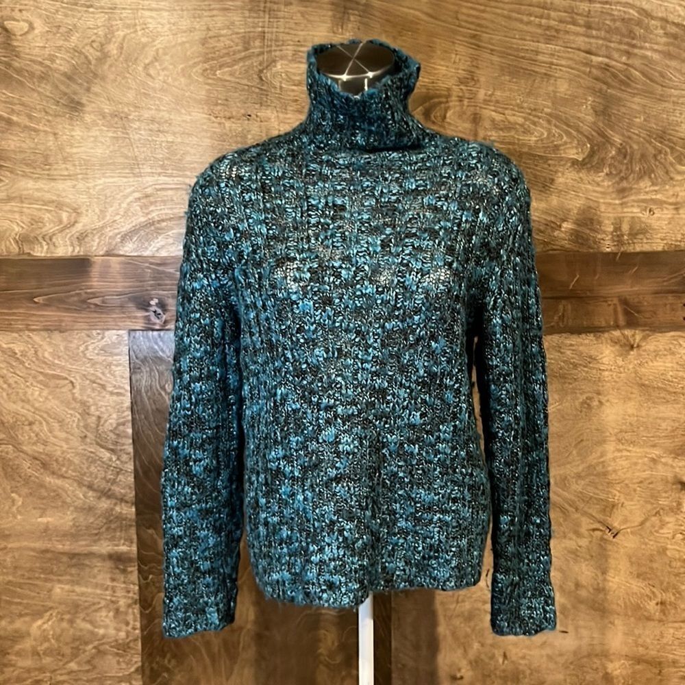 82%‎ Acrylic 15% Wool Blue Black Chunky Knit Turtleneck Sweater